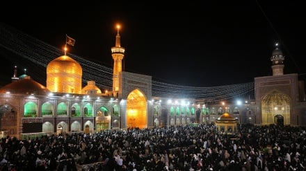 Huşu sahibi insan için namaz, uçuş kanadıdır